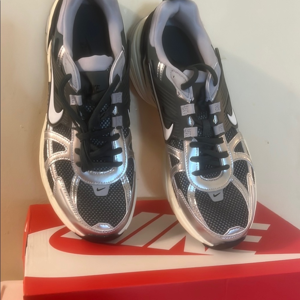 Nike Mens running shoes size 10 - Picture 4 of 5